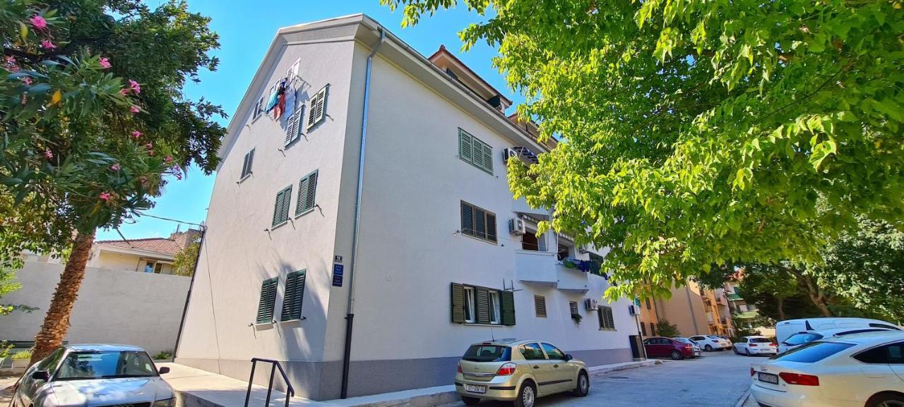 Attic Split Apartment Near City Centre Extérieur photo