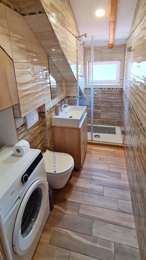 Attic Split Apartment Near City Centre Extérieur photo