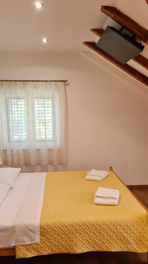 Attic Split Apartment Near City Centre Extérieur photo